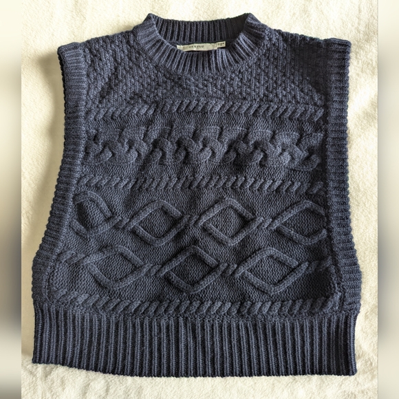 BNWOT Gestuz knitted pullover, navy, Size US M - Picture 6 of 10